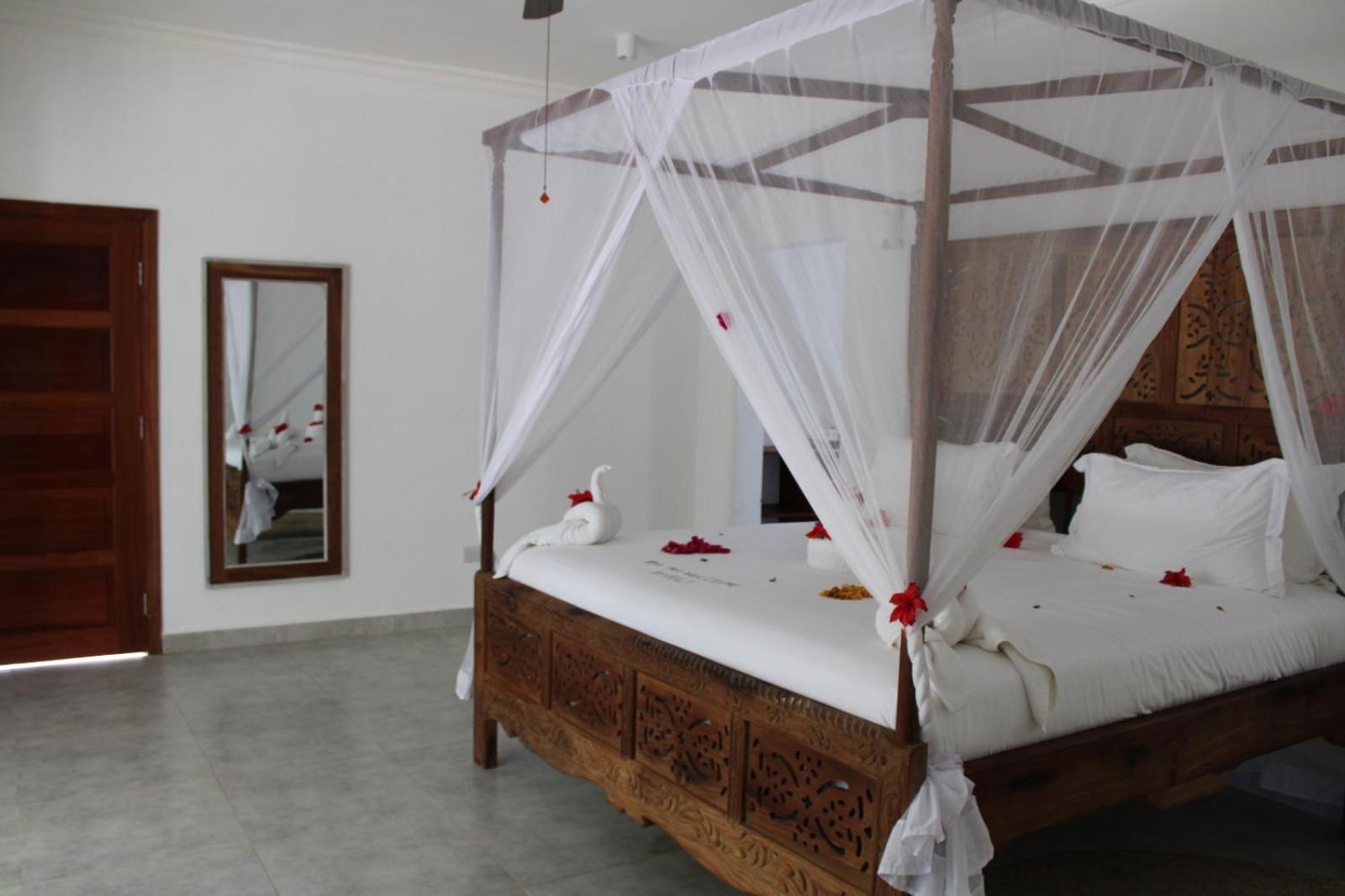Kivuli Beach Resort Падже Екстер'єр фото